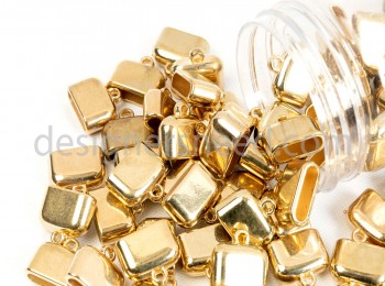  Golden Color Rectangle Shape Hanging Caps