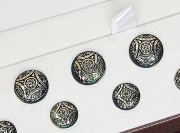 Green Color Round Shape Metal Coat Buttons For Blazers, Coats etc.