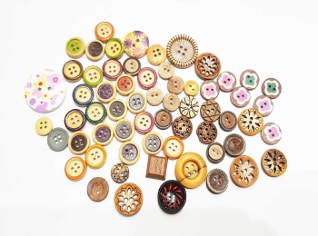 Assorted Wooden Buttons - PACK OF 62 PIECES
