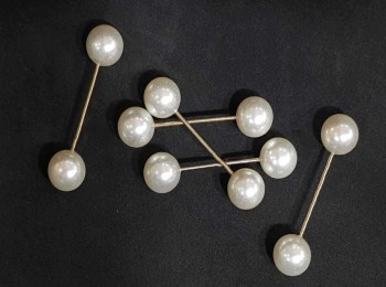Pearl Brooch Lapel Pin Women Collar Safety Pin for Sarees, Coats, Blazers, Tops etc. Package of 4 Pieces